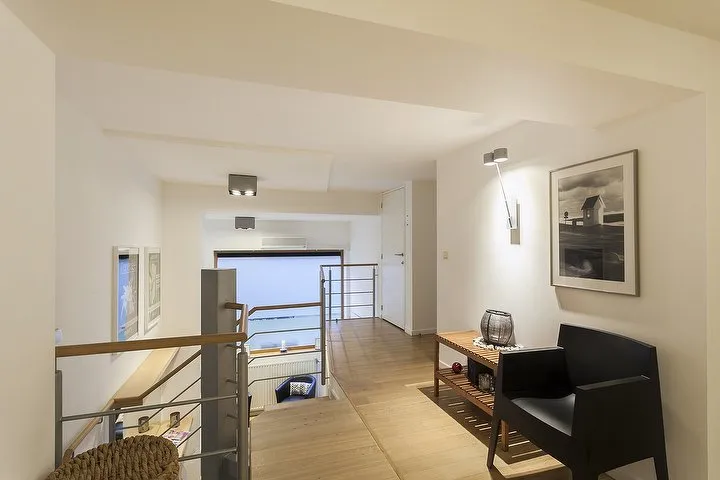 Mezzanine and reception area