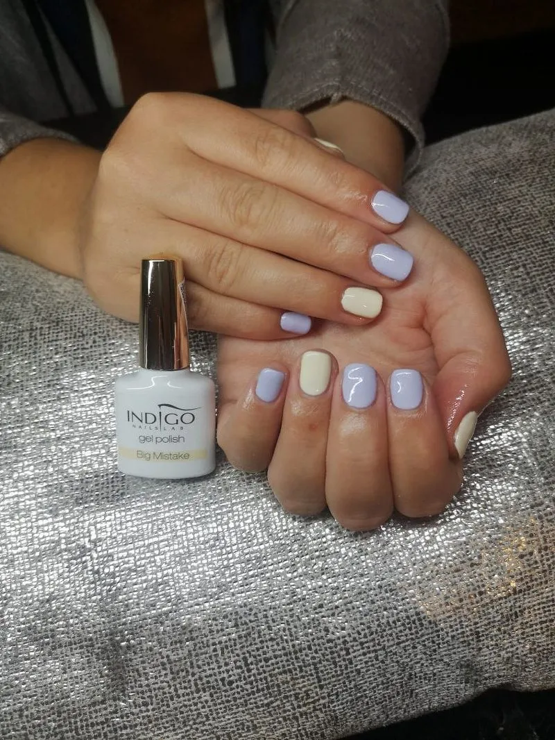 Floral nail art design